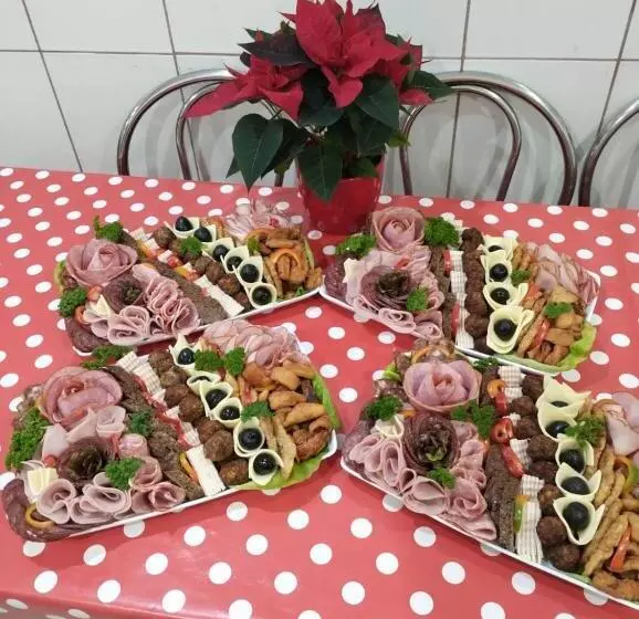 ベッドアンドブレックファースト Pensiunea Iulia