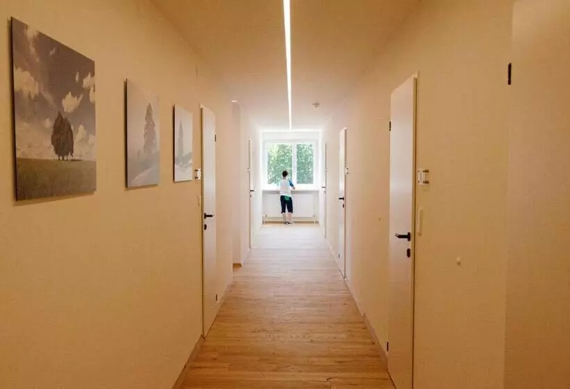 Hotelli Mitten In Der Welt   Gh Roither