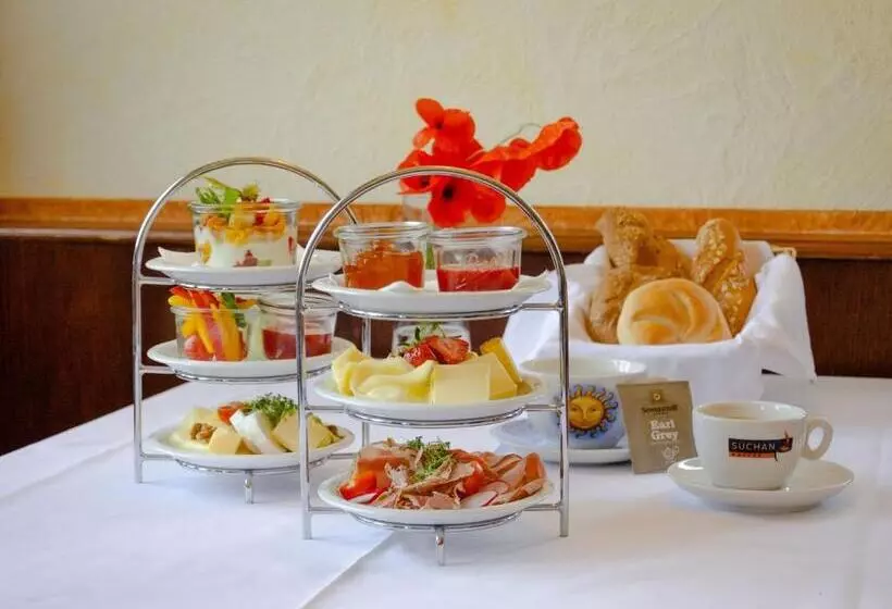 Hotelli Mitten In Der Welt   Gh Roither