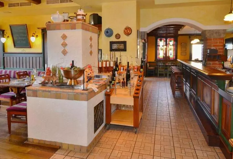 Hotelli Mitten In Der Welt   Gh Roither