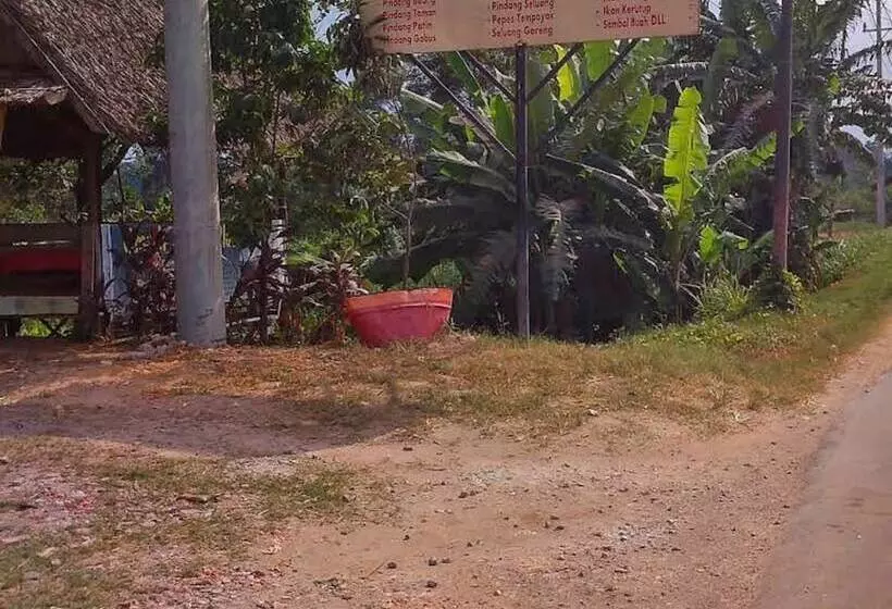 ホテル Oyo 90960 Putih Salju Homestay Syariah