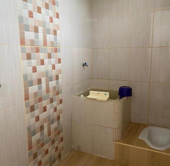 ホテル Oyo 90960 Putih Salju Homestay Syariah