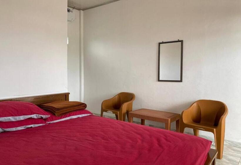 ホテル Oyo 90960 Putih Salju Homestay Syariah