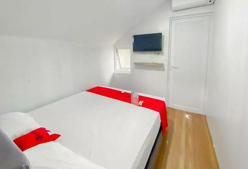 Hotelli Reddoorz Syariah Plus At Cipanas Cianjur