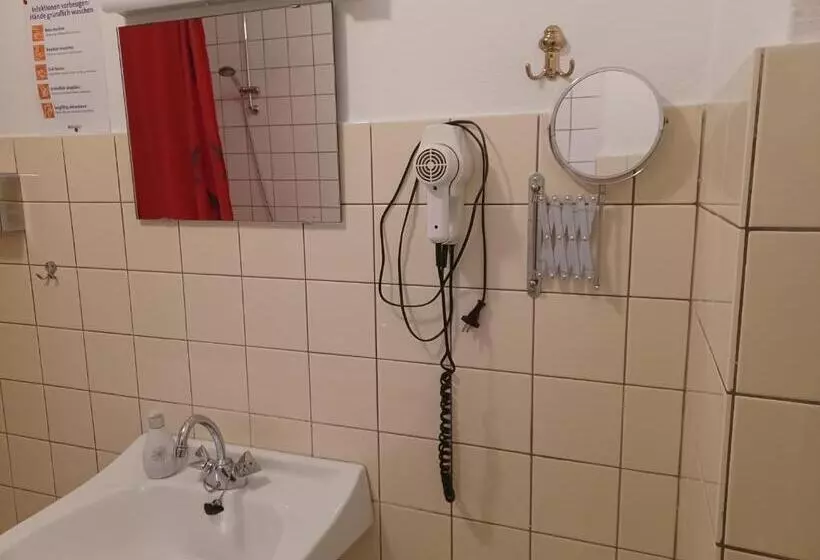 Hotelli Zum Fuchsbau