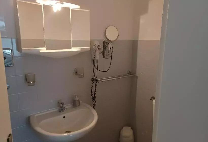 Hotelli Zum Fuchsbau