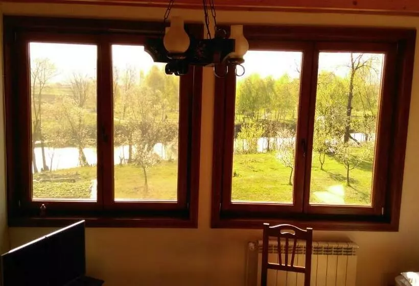 Majatalo Albinuta Guesthouse