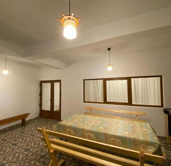 Пансион Casuta De La Munte