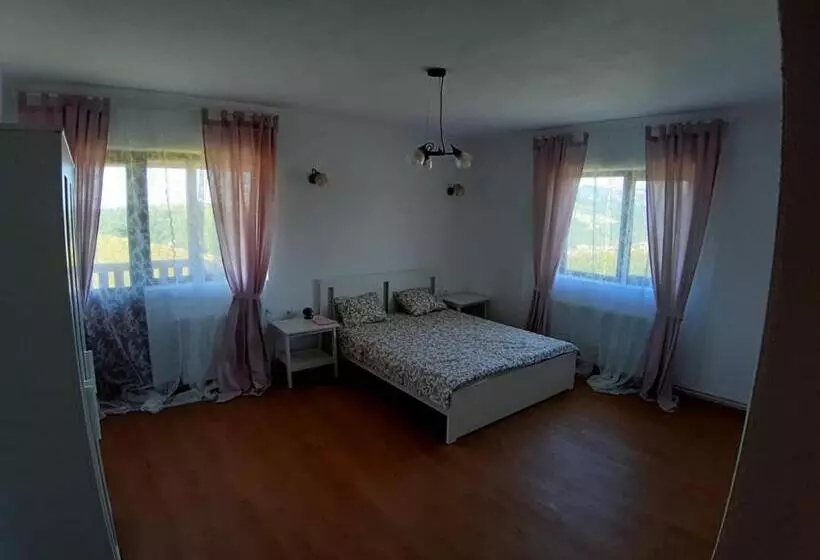 Majatalo Casuta De La Munte