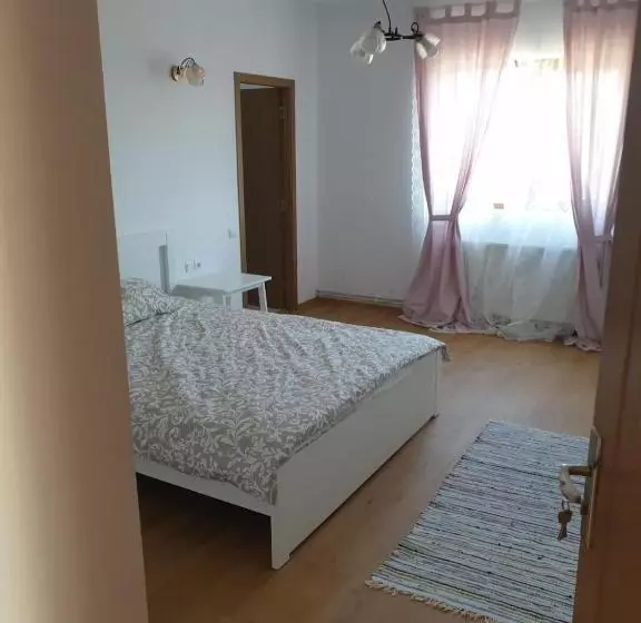 Majatalo Casuta De La Munte