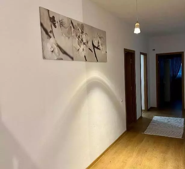 Majatalo Casuta De La Munte