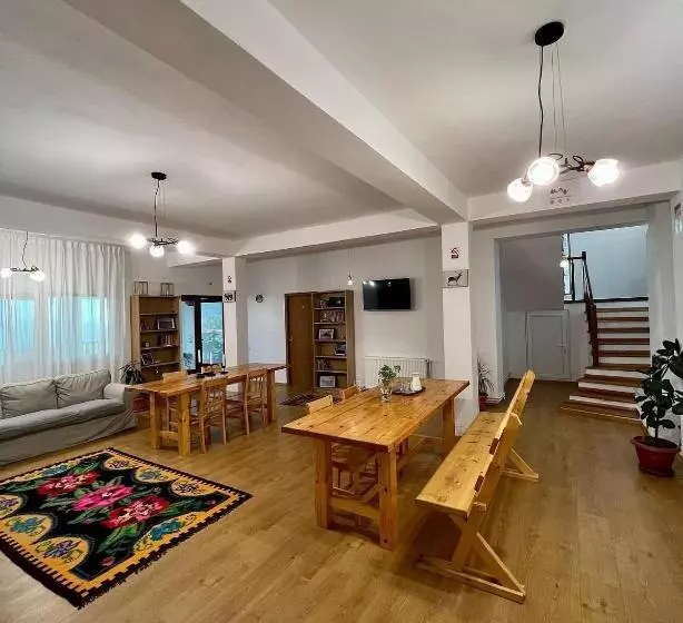 Majatalo Casuta De La Munte