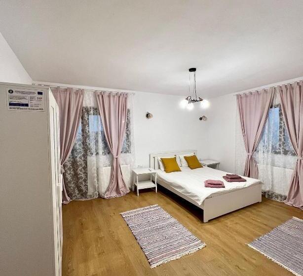 Пансион Casuta De La Munte