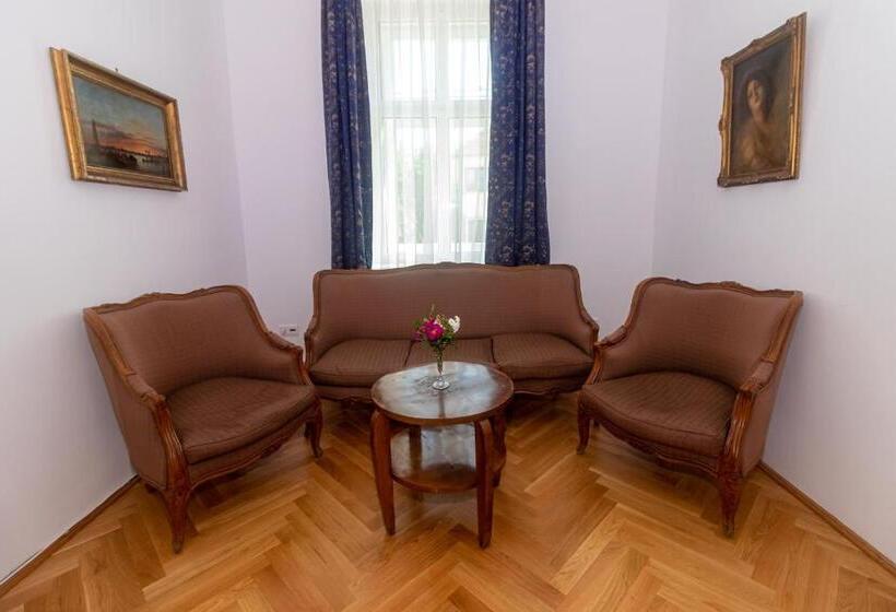 Пансион Flanderhof Manor