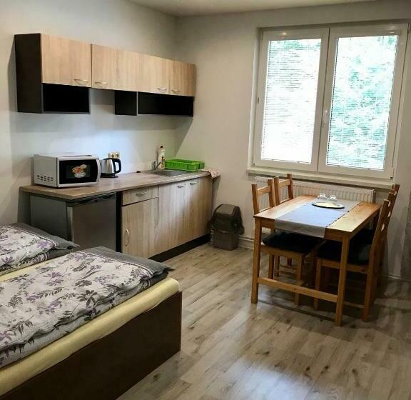 ペンション Restaurace Penzion Pod šumárníkem