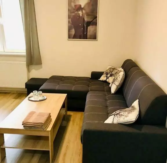 ペンション Restaurace Penzion Pod šumárníkem