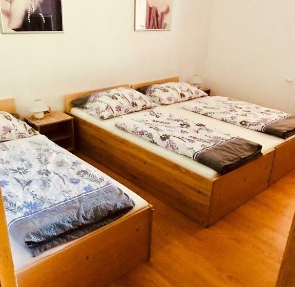 ペンション Restaurace Penzion Pod šumárníkem