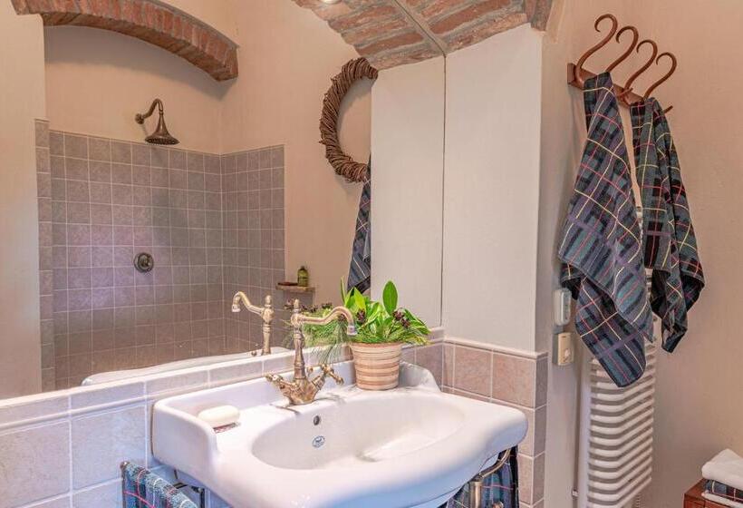 Пансион Svastics Kúria