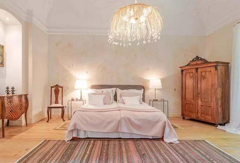 ペンション Svastics Kúria