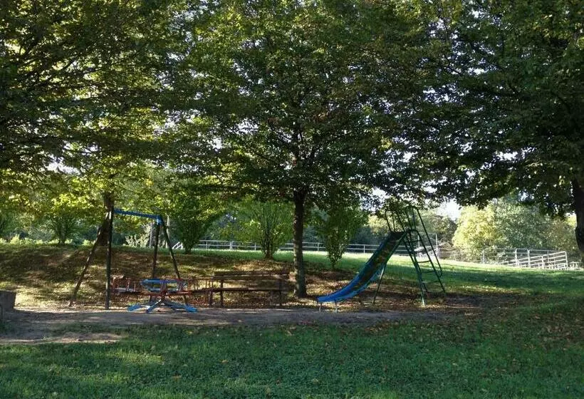 ベッドアンドブレックファースト Agriturismo Monsereno Horses