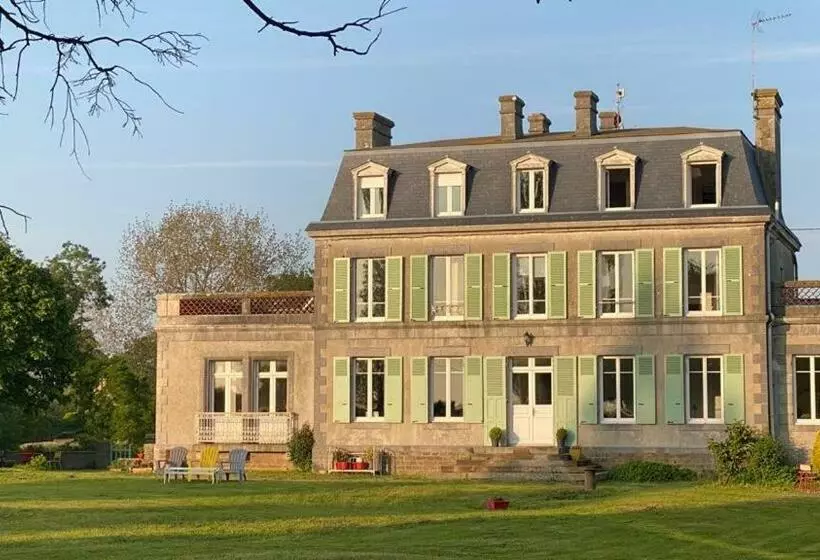 Aamiaismajoitus (B&B) La Maison Du Hommeel