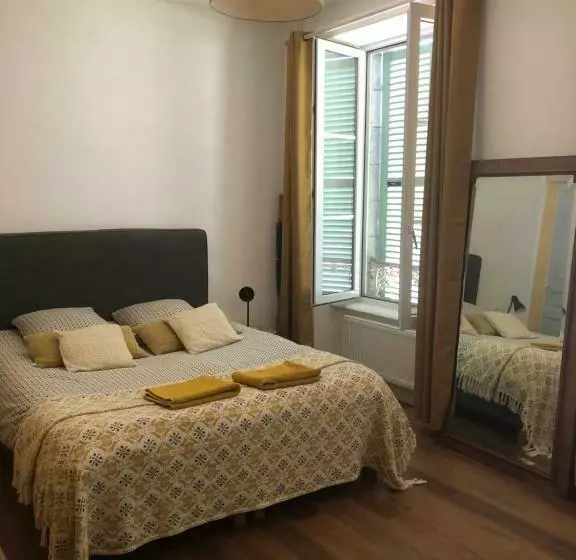 Aamiaismajoitus (B&B) La Maison Du Hommeel