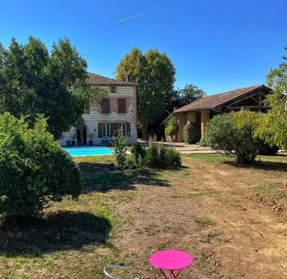 Aamiaismajoitus (B&B) La Roul Hôte Dépote