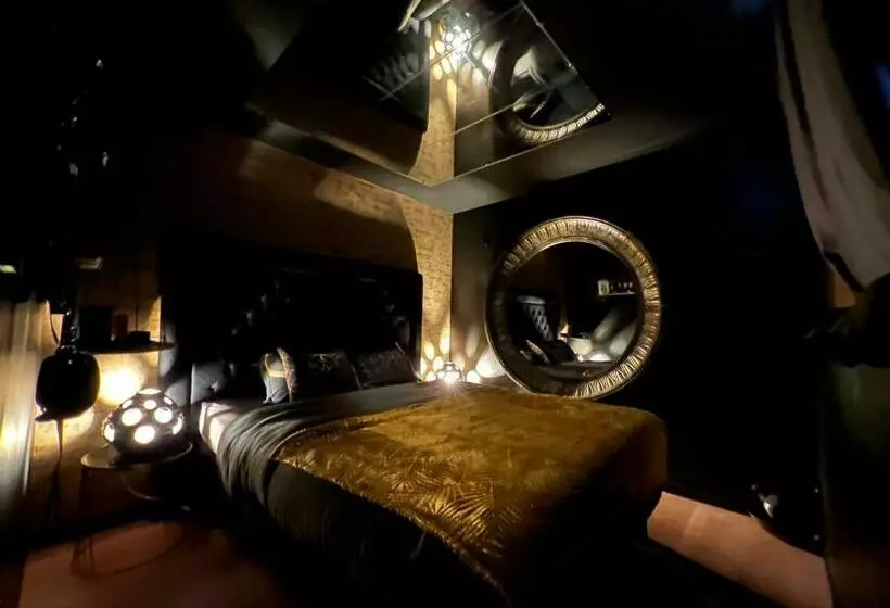 ベッドアンドブレックファースト La Suite Maléfik