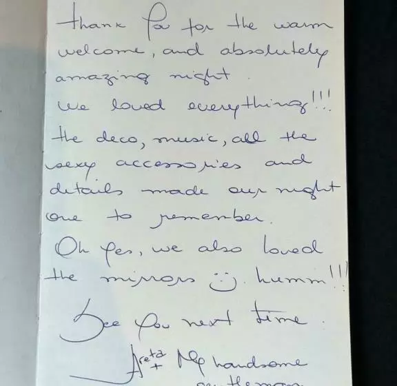 ベッドアンドブレックファースト La Suite Maléfik