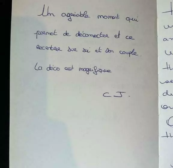 ベッドアンドブレックファースト La Suite Maléfik