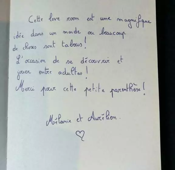 ベッドアンドブレックファースト La Suite Maléfik