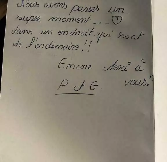 ベッドアンドブレックファースト La Suite Maléfik