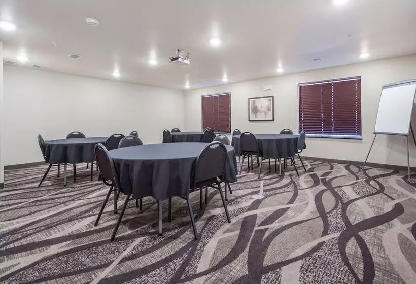 ホテル Cobblestone Inn & Suites  Fremont