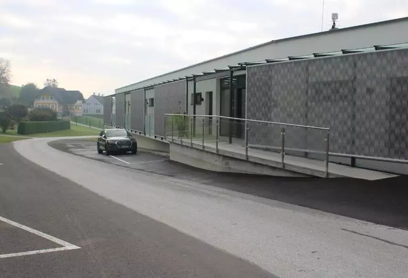 Hotelli Gasthaus Kickmaier Höfler Zirkl Og