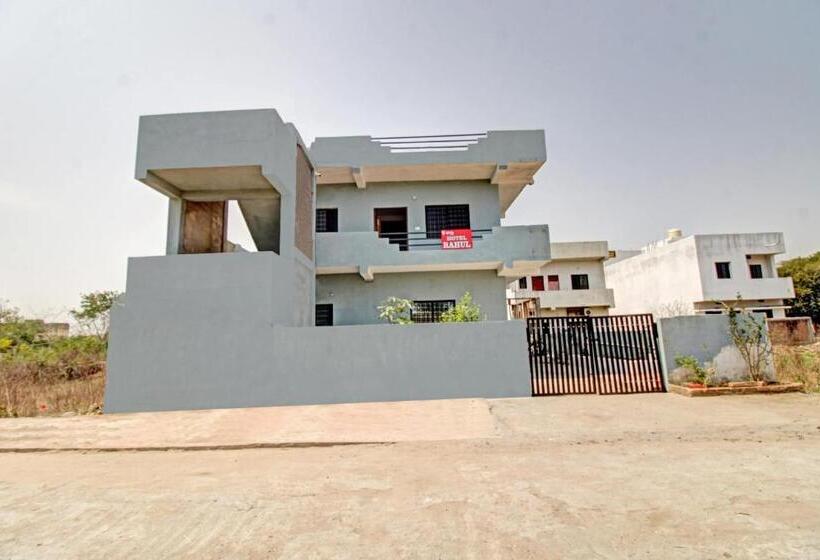 ホテル O Rahul Service Apartment