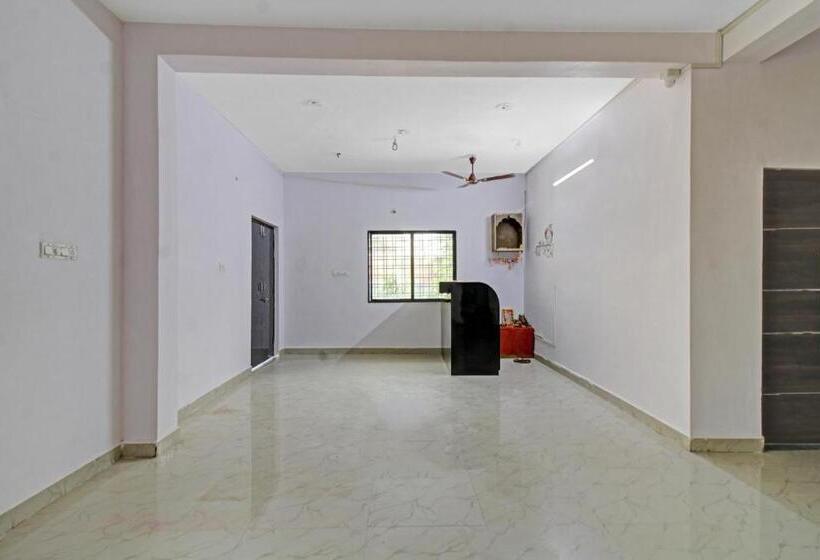 ホテル O Rahul Service Apartment