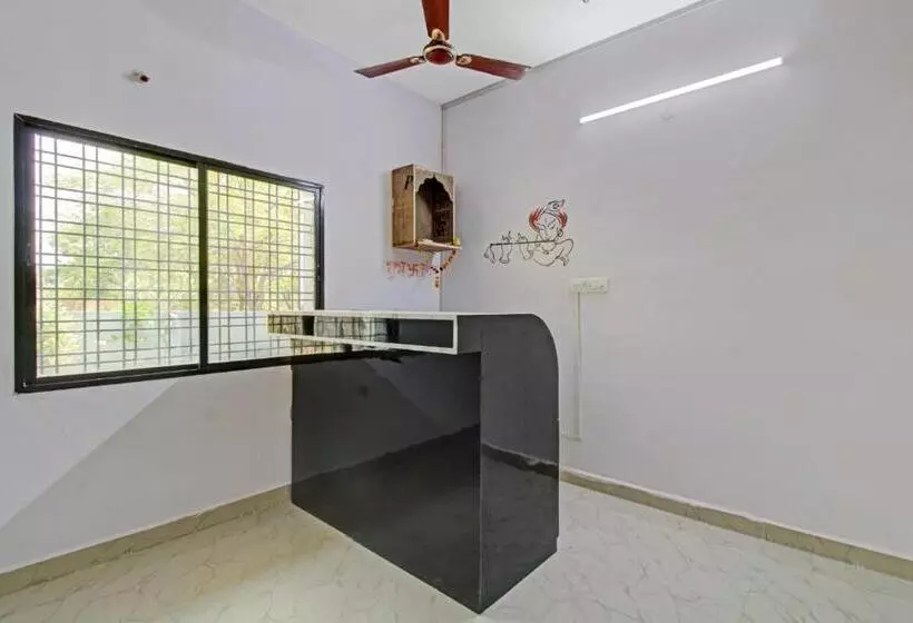 ホテル O Rahul Service Apartment
