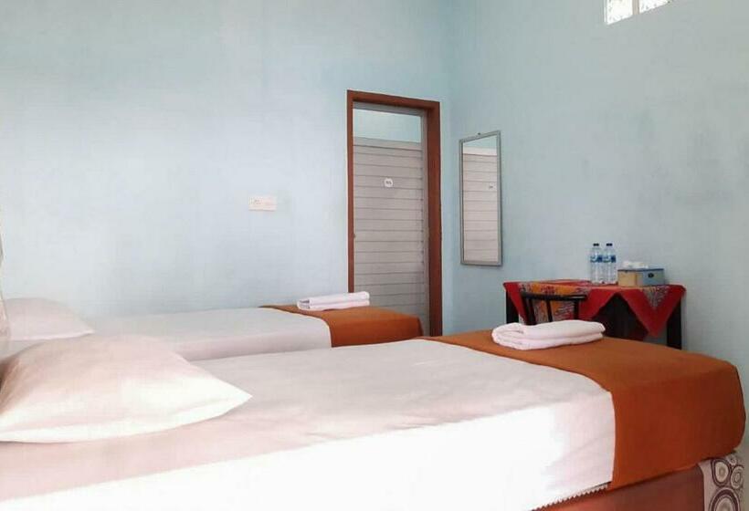 בית מלון כפרי Prima Homestay Mentawai Mitra Reddoorz