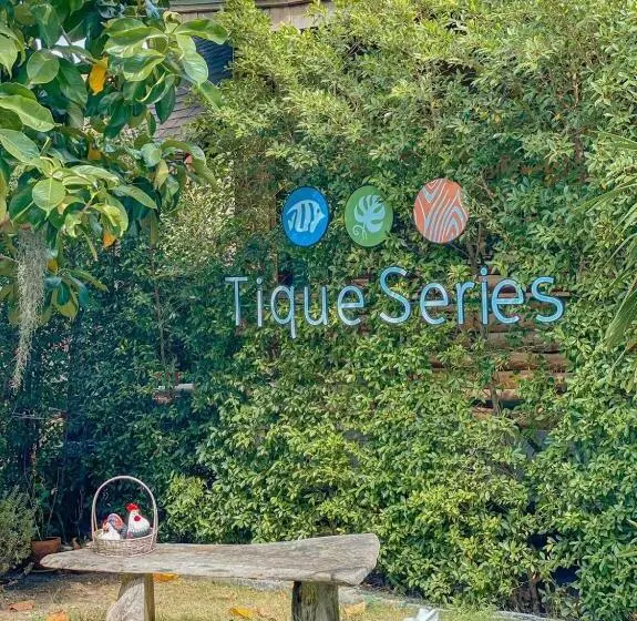 ホテル Tique Series Boutique Resort