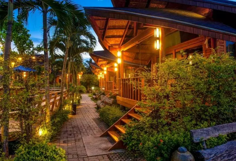 ホテル Tique Series Boutique Resort