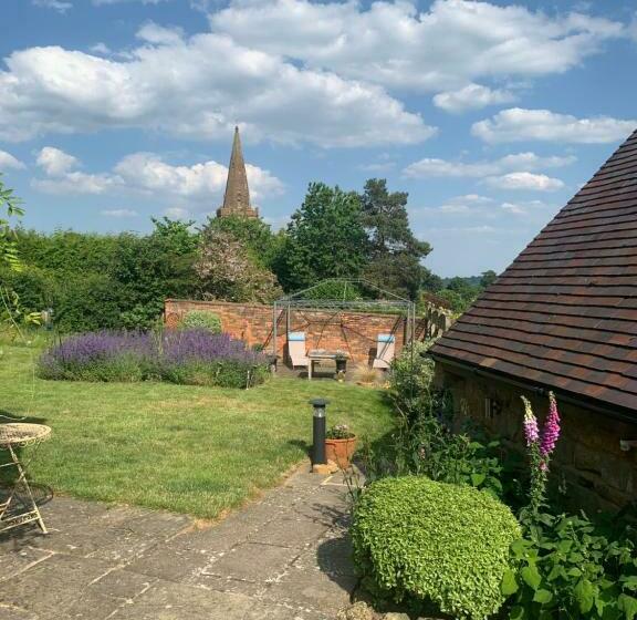 بنسيون Annexe Newnham