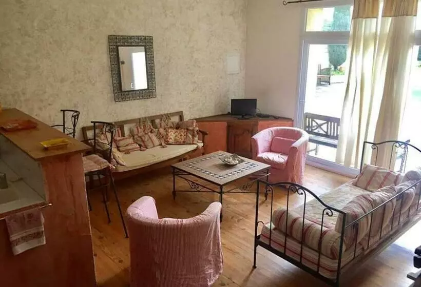 Majatalo Gîte Le Roucoul