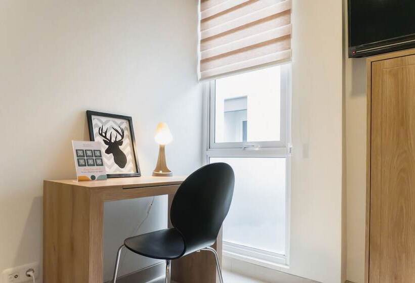 بنسيون Twospaces Living At Zena Mozia