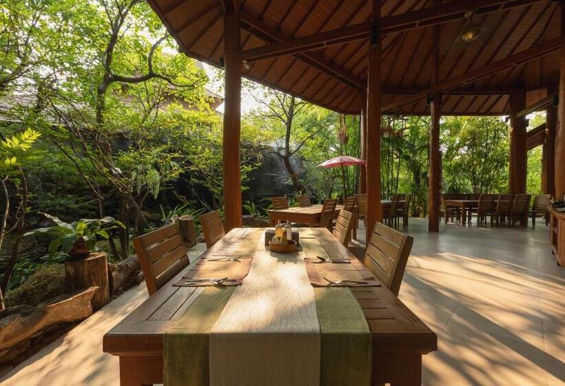 منتجع Vanasin Residence