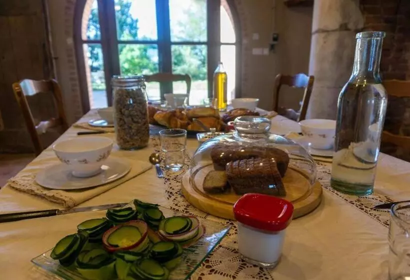 Aamiaismajoitus (B&B) Chambres Et Table D Hôtes   Les Jardins De La Longagne