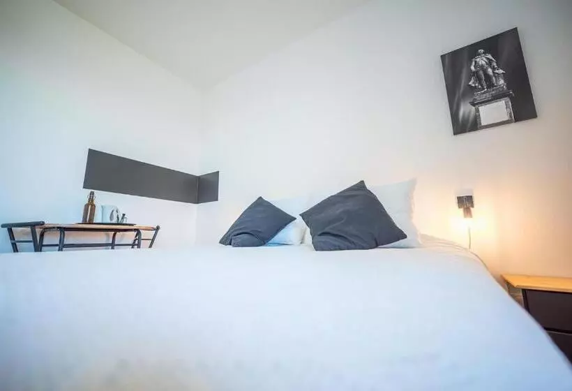 Aamiaismajoitus (B&B) Chambres Et Table D Hôtes   Les Jardins De La Longagne