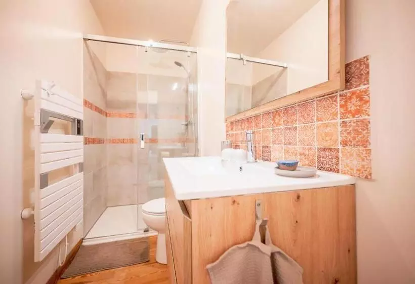 Aamiaismajoitus (B&B) Chambres Et Table D Hôtes   Les Jardins De La Longagne