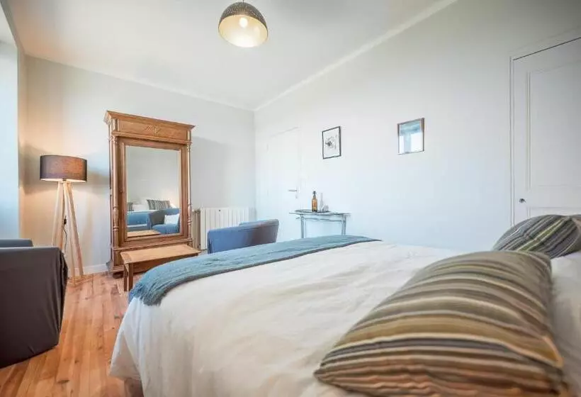 Aamiaismajoitus (B&B) Chambres Et Table D Hôtes   Les Jardins De La Longagne