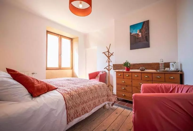 Aamiaismajoitus (B&B) Chambres Et Table D Hôtes   Les Jardins De La Longagne