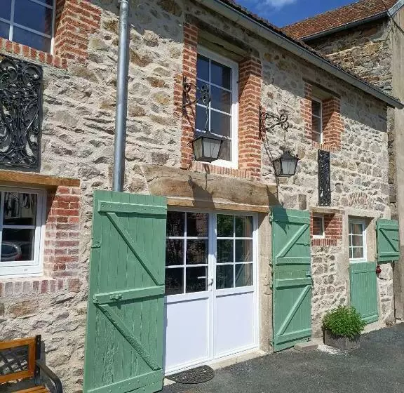 ベッドアンドブレックファースト La Grenouille Amoureuse